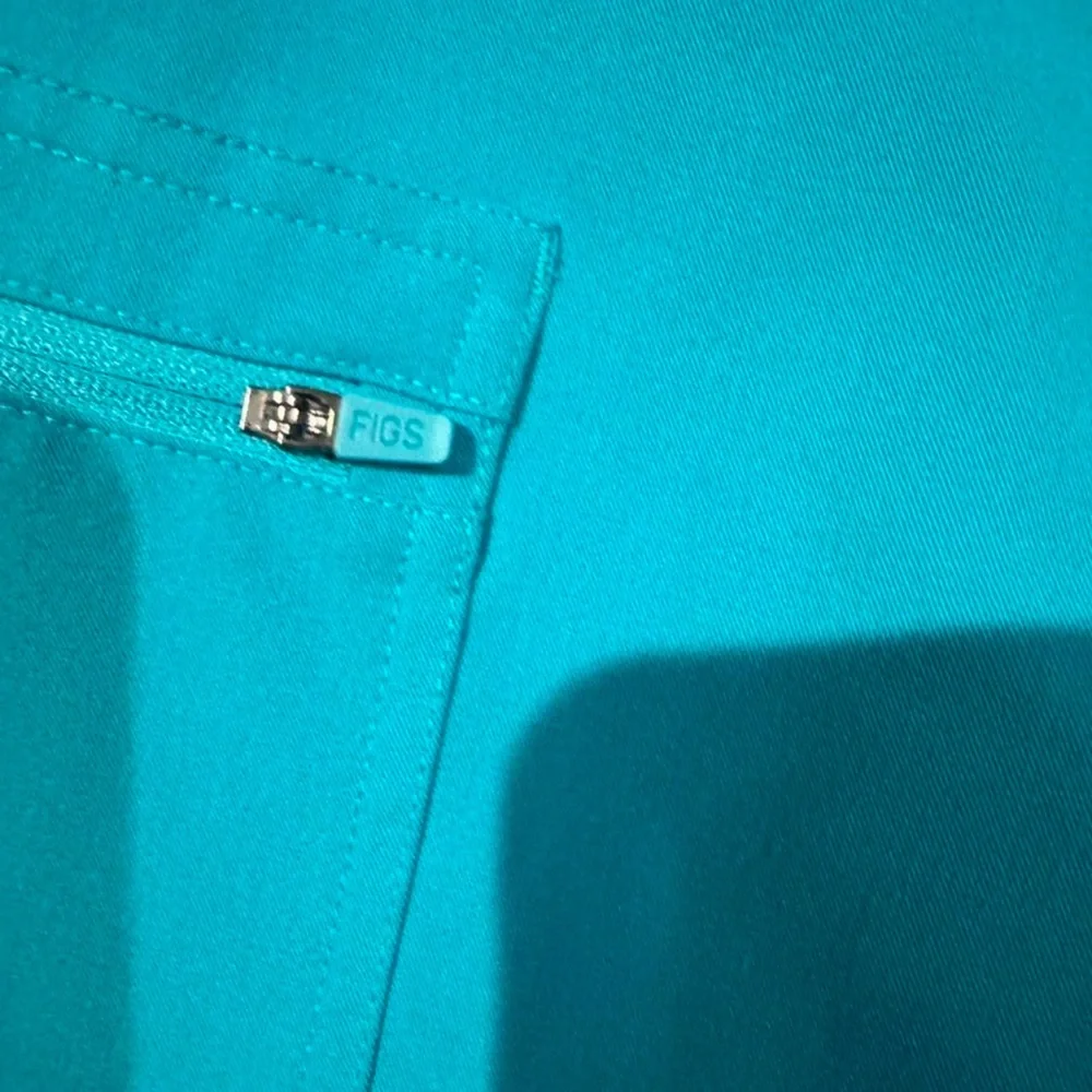 Figs Blue Joggers with Drawstring Waistband and Elastic Cuffs